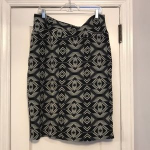 LuLaRoe 2XL Black, white, & grey Cassie skirt